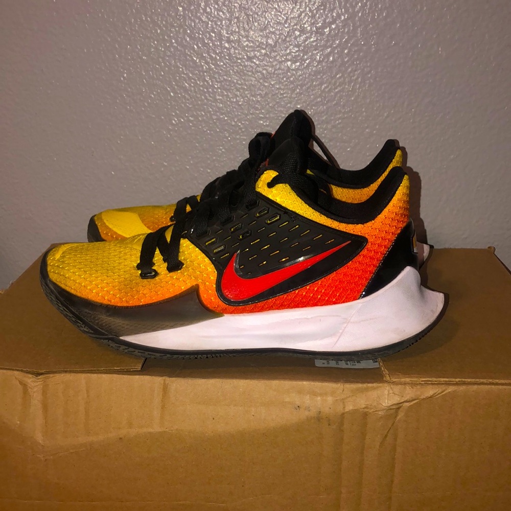 Kyrie Low 2 “Sunset”